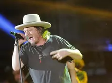 L'esibizione di Zucchero durante il concerto per l'Emilia, la grande manifestazione organizzata allo Stadio Dall'Ara di Bologna per la raccolta fondi in favore delle popolazioni terremotate, 25 giugno 2012..ANSA/MICHELE NUCCI