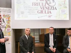 Mario Cichetti e Giuseppe Villani (Direttore e presidente Consorzio Prosciutto San Daniele), Sergio Bolzonello (Vicepresidente Regione FVG e assessore Attività produttive) e Agostino Maio (Capo Gabinetto Regione FVG) alla presentazione di "Aria di Friuli Venezia Giulia", al concept store Presso Porta Nuova - Milano 21/05/2015