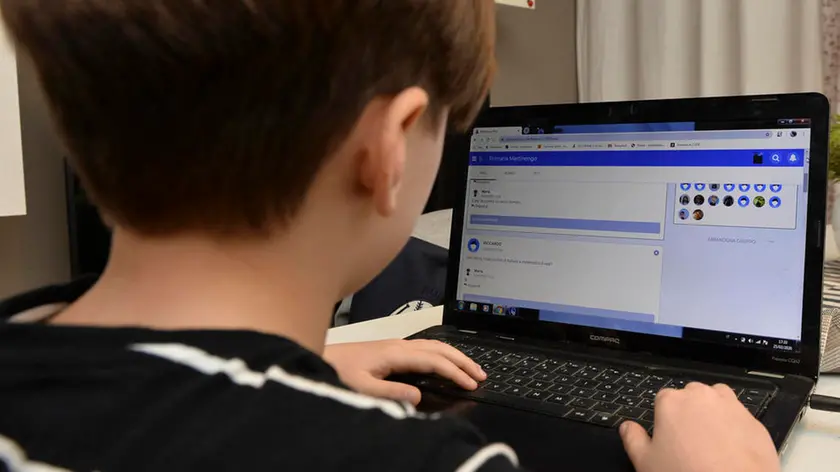 Milano- 25/02/2020 - Emergenza Coronavirus - Scuola Elementare Renzo pezzani Martinengo classe 5g la maestra Marta Sartori ha organizzato compiti online per i suoi alunni - Andrea Fasani/Ansa