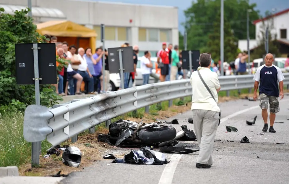 Gemona 22 giugno 2014 Incidente mortale tra due moto ed un auto. Copyright Foto Petrussi / Ferraro Simone