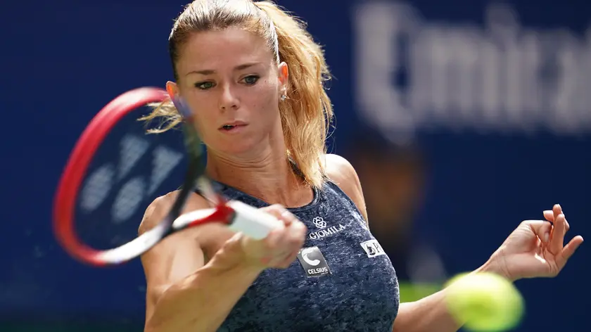 epa10827490 Camila Giorgi of Italy returns to Jessica Pegula of the United States during their first round match at the US Open Tennis Championships at the USTA National Tennis Center in Flushing Meadows, New York, USA, 29 August 2023. The US Open runs from 28 August through 10 September. EPA/WILL OLIVER