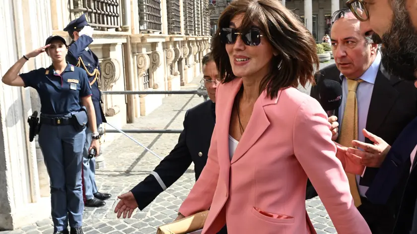 La ministra dell'Università e Ricerca, Anna Maria Bernini, arriva a Palazzo Chigi per il Consiglio dei Ministri, Roma 26 settembre 2024. ANSA/MAURIZIO BRAMBATTI
