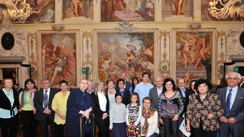 Udine 08 ottobre 2016 Palazzo della Provincia. 13 Premio Internazionale di poesia GIULIETTA E ROMEO DI SAVORGNANA DI BRAZZA'. Nella foto il gruppo dei vincitori con i membri della giuria. Copyright Foto Petrussi / Ferraro Simone
