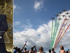 Il Presidente della Repubblica Sergio Mattarella in occasione dell'incontro con i componenti dell'Associazione Stampa Parlamentare, i Direttori dei quotidiani e delle agenzie giornalistiche ed i giornalisti accreditati presso il Quirinale, Roma, 30 luglio 2015. ANSA/ UFFICIO PER LA STAMPA E LA COMUNICAZIONE DELLA PRESIDENZA DELLA REPUBBLICA - PAOLO GIANDOTTI +++ ANSA PROVIDES ACCESS TO THIS HANDOUT PHOTO TO BE USED SOLELY TO ILLUSTRATE NEWS REPORTING OR COMMENTARY ON THE FACTS OR EVENTS DEPICTED IN THIS IMAGE; NO ARCHIVING; NO LICENSING +++