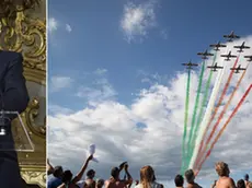 Il Presidente della Repubblica Sergio Mattarella in occasione dell'incontro con i componenti dell'Associazione Stampa Parlamentare, i Direttori dei quotidiani e delle agenzie giornalistiche ed i giornalisti accreditati presso il Quirinale, Roma, 30 luglio 2015. ANSA/ UFFICIO PER LA STAMPA E LA COMUNICAZIONE DELLA PRESIDENZA DELLA REPUBBLICA - PAOLO GIANDOTTI +++ ANSA PROVIDES ACCESS TO THIS HANDOUT PHOTO TO BE USED SOLELY TO ILLUSTRATE NEWS REPORTING OR COMMENTARY ON THE FACTS OR EVENTS DEPICTED IN THIS IMAGE; NO ARCHIVING; NO LICENSING +++