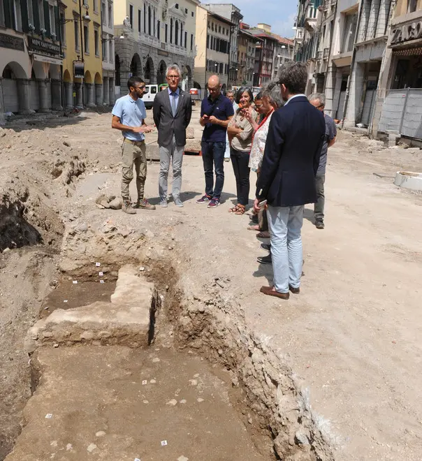 Udine 8 agosto 2019 lavori in mercatovecchioAgenzia Petrussi foto Turco Massimo