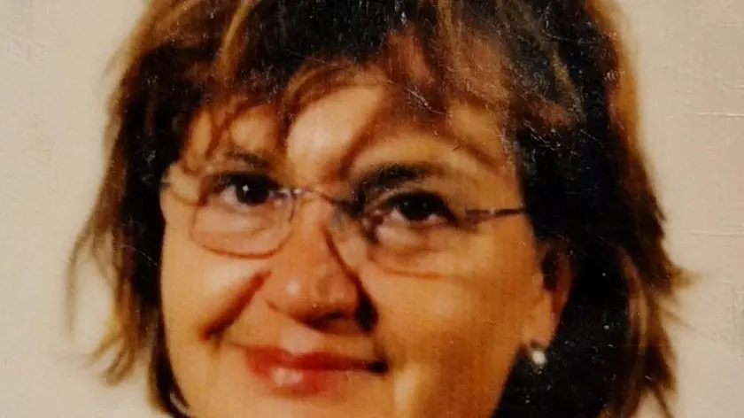 Nata ad Amatrice nel 1944, Annamaria Bianchi è ricordata in Carnia per i suoi trascorsi di professoressa di dattilografia e calcolo