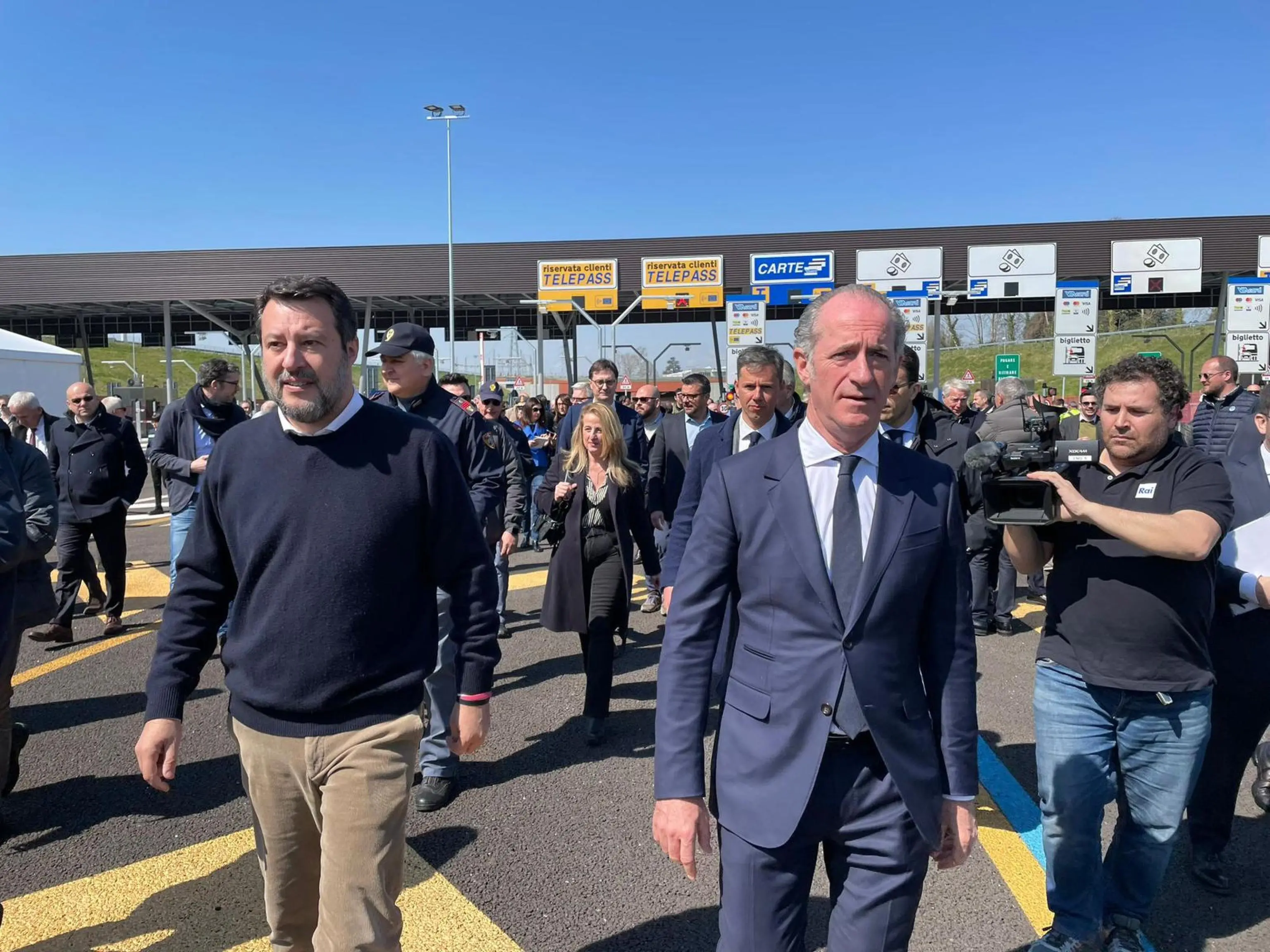 Il ministro Matteo Salvini e il governatore Luca Zaia all'inaugurazione del nuovo collegamento tra la A27 e la Pedemontana