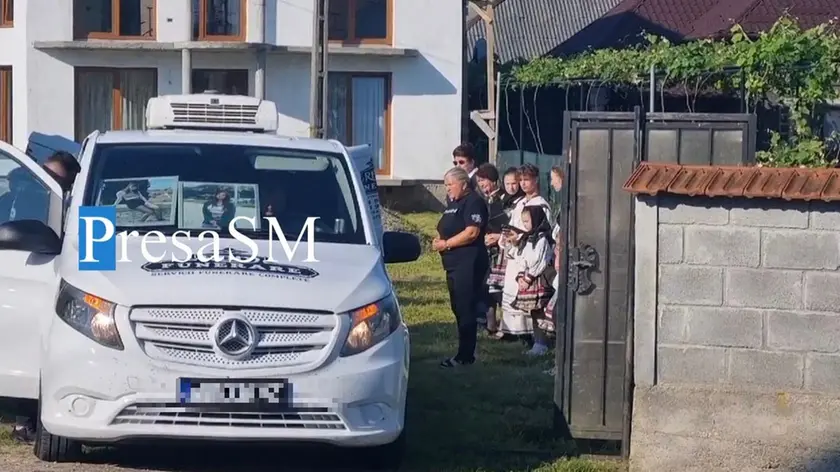 Il ritorno in Romania dei feretri di Bianca e Patrizia (Credits. Sito PresaSm)