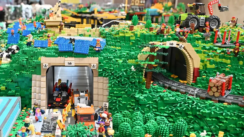 La mostra di mattoncini lego ricrea la città green
