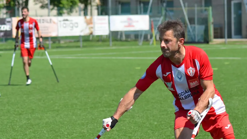 Zaral Virgolin su un campo di calcio