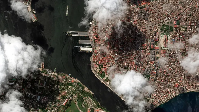 epa11408978 A handout satellite image made available by Maxar Technologies shows Russian naval vessels during a port of call in Havana, Cuba, 13 June 2024 (issued 14 June 2024). Russian naval vessels, including the Admiral Gorshkov frigate and the Kazan nuclear-powered submarine, arrived in Havana harbor on 12 June. EPA/MAXAR TECHNOLOGIES / HANDOUT -- MANDATORY CREDIT: SATELLITE IMAGE 2024 MAXAR TECHNOLOGIES -- THE WATERMARK MAY NOT BE REMOVED/CROPPED -- HANDOUT EDITORIAL USE ONLY/NO SALES HANDOUT EDITORIAL USE ONLY/NO SALES