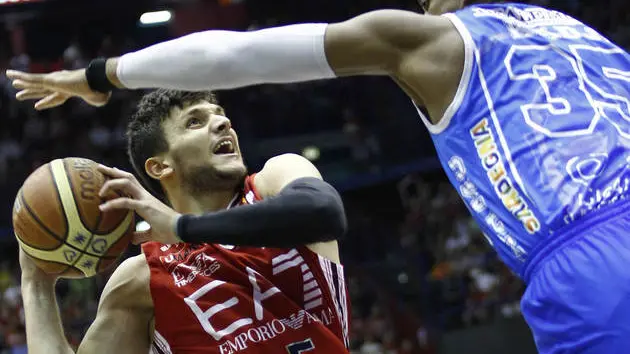 Foto Spada - LaPresse.31-05-2015 Milano (Italia).Sport Basket.Serie A Basket 2014-2015 - Semifinale Playoff - Gara 2 .Olimpia Armani Milano vs Banco di Sardegna Sassari .Nella foto : gentile kadji ..Photo Spada - LaPresse.31-05-2015 Milan (Italy).Sport Basket.Serie A basket season 2014-2015 - Semifinal Playoff - Game 2.Olimpia Armani Milano vs Banco di Sardegna Sassari .In the pic: gentile kadji .