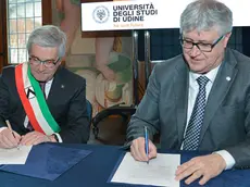 Il sindaco uscente Pietro Fontanini e il candidato del centrosinistra Alberto Felice De Toni: torneranno a sfidarsi al ballottaggio del 16 e 17 aprile per la guida del Comune di Udine (foto Petrussi)