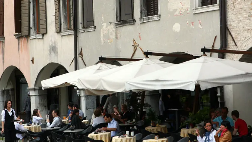 ANTEPRIMA Udine 02-06-2010 gente in città