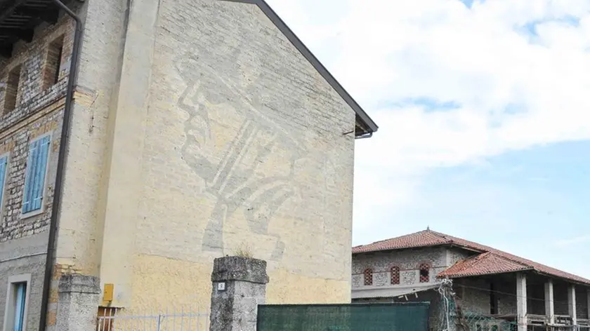 Sedegliano 04 ottobre 2019 Murales Che Guevara e murales Duce ©Foto Petrussi
