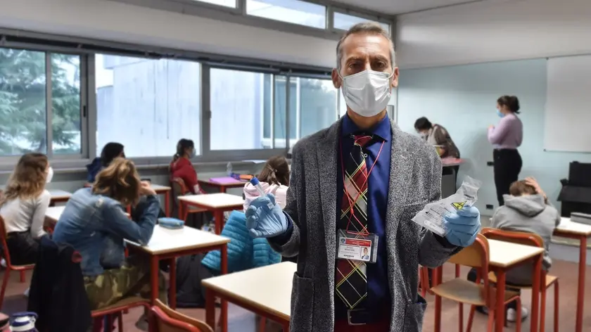 Test salivari all'istituto Malignani di Udine