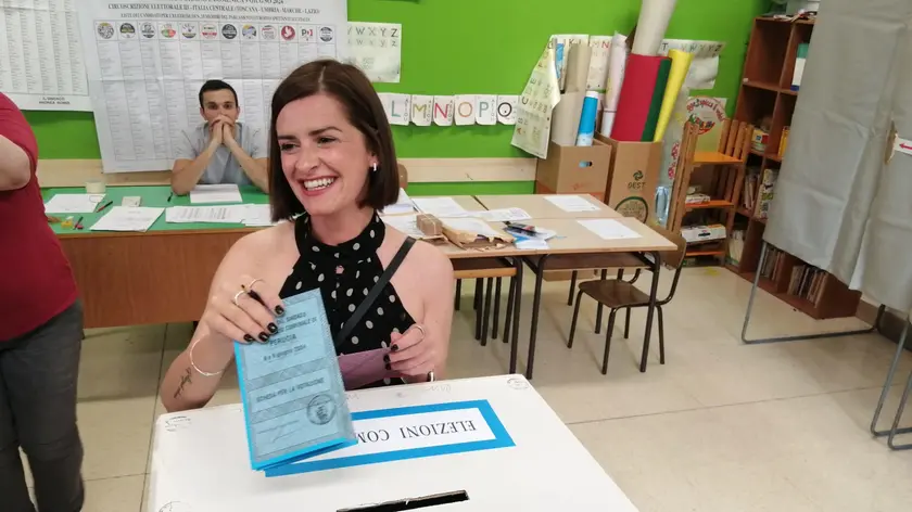 Il voto a Perugia della candidata sindaca di centrosinistra e civici Vittoria Ferdinandi, 8 giugno 2024 ANSA/ Danilo Nardoni