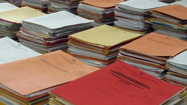 TOME' TREVISO FASCICOLI CAUSE CIVILI NEGLI UFFICI DEL TRIBUNALE AGENZIA FOTOGRAFICA FOTOFILM