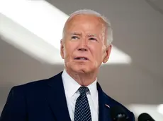 epa11453416 US President Joe Biden delivers remarks after receiving an operational briefing on extreme weather at the D.C. Emergency Operations Center in Washington, DC, USA, 02 July 2024. EPA/BONNIE CASH / POOL