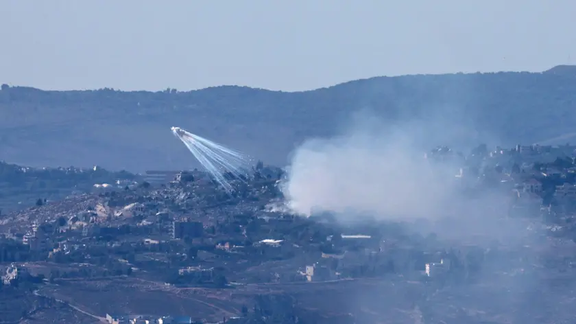 epaselect epa11598670 Israeli artillery shells an area of Al-Khiam in southern Lebanon, as seen from the Upper Galilee, northern Israel, 11 September 2024. The Israeli military stated that approximately 30 projectiles were identified crossing from Lebanese territory into Israel and fell in an open area. EPA/ATEF SAFADI