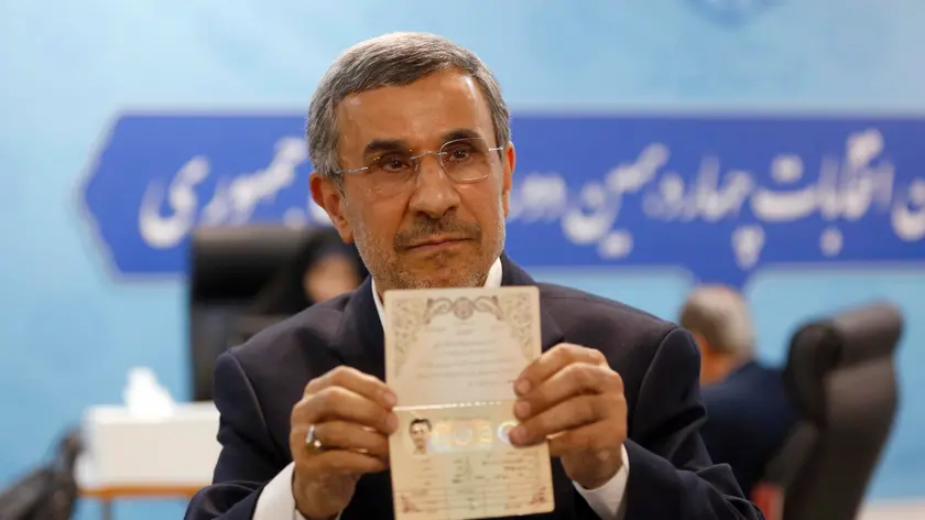 epa11385103 Former Iranian president Mahmoud Ahmadinejad arrives to register his candidacy during the registration for the Iranian presidential election at the Interior Ministry in Tehran, Iran, 02 June 2024. Iran will hold presidential election on 28 June 2024. EPA/ABEDIN TAHERKENAREH