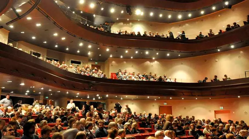 Pordenone, 11/11/2013 - Teatro Verdi Pordenone - Stagione 2013/2014 - In collaborazione con Controtempo, anteprima Il Volo del Jazz - REMEMBER SHAKTI - Celebrating 40th Anniversary - John McLaughlin, chitarra - Zakir Hussain, tabla - Shankar Mahadevan, voce - U. Shrinivas, mandolino - V. Selvaganesh, kanjira, ghatam, mrindangam - Foto Luca d'Agostino/Phocus Agency © 2013