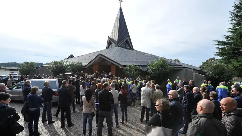 Corno di Rosazzo 10 ottobre 2015 Sant' Andrea del Judrio. Funerali di Chiara Zurco, moglie del sindaco di Manzano Mauro Iacumin. Copyright Foto Petrussi / Ferraro Simone