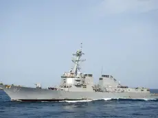 epa05579890 A handout photograph made available on 10 October 2016 by the US Navy shows the guided-missile destroyer USS Mason (DDG 87) prepares to conduct replenishment-at-sea, off the shore in Gulf of Aden, 03 August 2016. According to media reports, the USS Mason came under fire on 09 October 2016 after two missiles were fired from Yemeni territory, allegedly controlled by Houthi rebels. The missiles hit the water before reaching the USS Mason causing no harm to the destroyer or its crew. Houthis denied reports of targeting the warship. EPA/TAYLOR A. ELBERG/ US NAVY/HANDOUT HANDOUT EDITORIAL USE ONLY/NO SALES