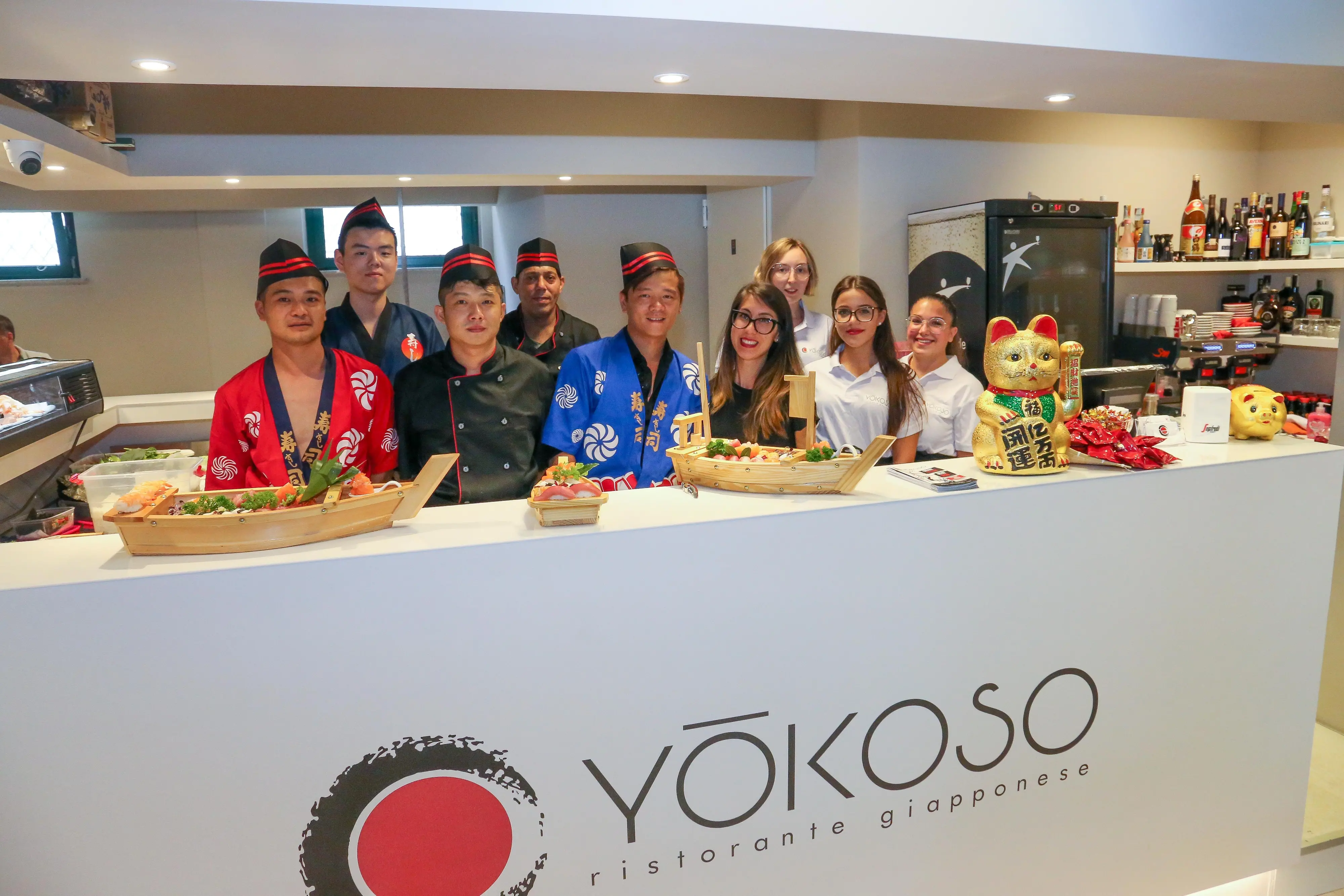 Lo staff del ristorante Yokoso di via Dante