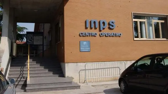 Cividale 21 Novembre 2011. Sede Inps. Telefoto Copyright Foto PFP