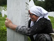 Venticinque anni fa la strage di Srebrenica: ancora oggi le madri cercano i resti dei loro figli