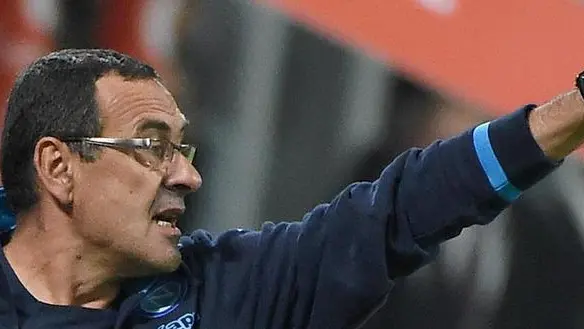 Napoli's head coach Maurizio Sarri gives instructions during the Serie A soccer match between AC Milan and Napoli at the Giuseppe Meazza stadium in Milan, Italy, 4 October 2015. ANSA/DANIEL DAL ZENNARO