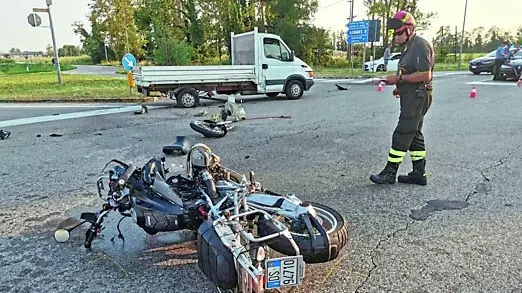 La Bmw sulla quale viaggiava Michele Dorigo dopo l'impatto mortale