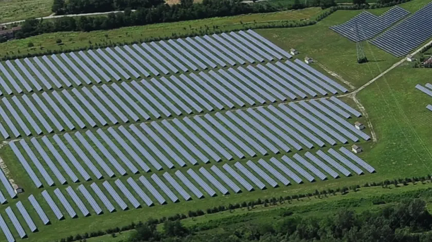 Il grande parco fotovoltaico nel Manzanese. In tutta la regione sono stati già autorizzati 1000 ettari di fotovoltaico o agrivoltaico