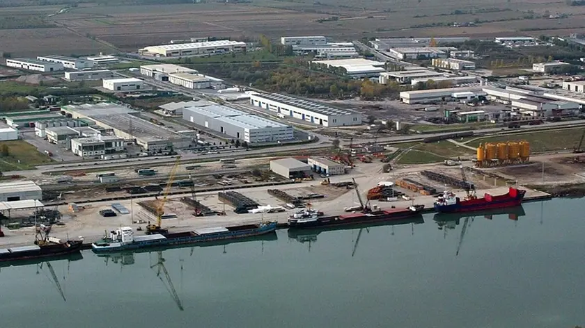 San Giorgio Di Nogaro. Zona Industriale Aussa Corno. Telefoto copyright Petrussi Foto Press