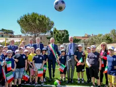 Il ministro della Pubblica amministrazione Paolo Zangrillo a Caivano (Napoli) dove ha inaugurato un parco giochi . 4 giugno 2024. ANSA/ NPK