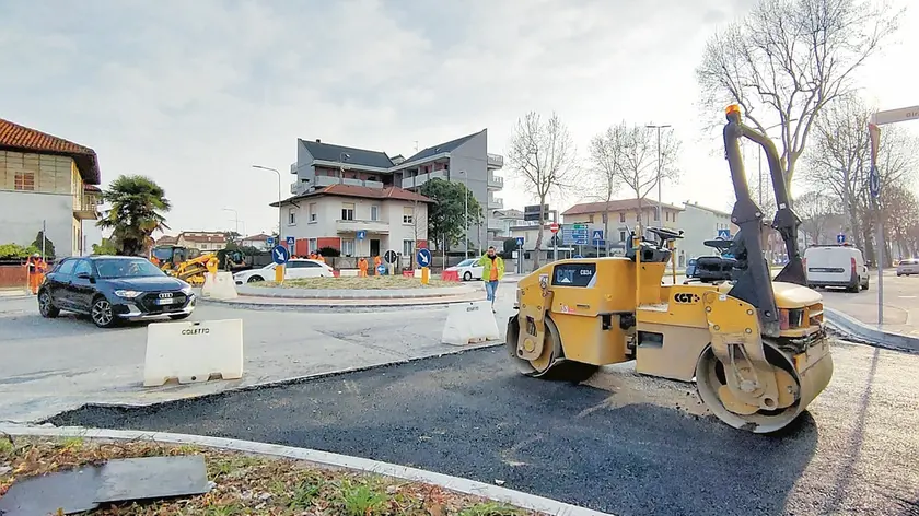 Udine 20 Febbraio 2023. Asfaltatura viale Venezia e vie limitrofe. © Foto Petrussi