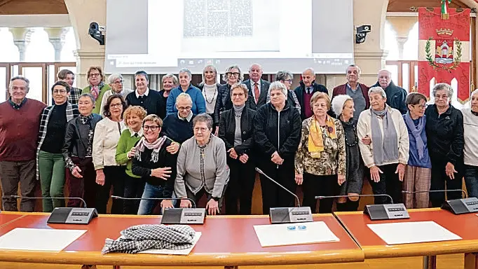 Il gruppo squadra degli anni Settanta delle Pantere del Noncello riunito in municipio a Pordenone