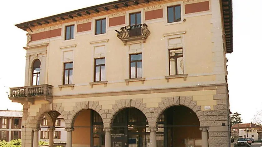 ARCHIVIO ANTEPRIMA 4 APRILE 2000 MUNICIPIO DI TRICESIMO TELEFOTO AGENCY ANTEPRIMA
