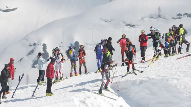 ANTEPRIMA gara monte canin