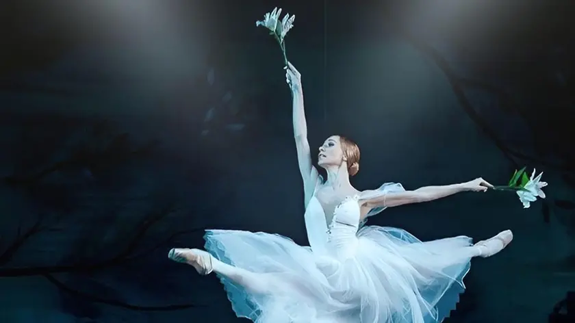 La prima ballerina del Teatro dell’Opera di Berlino, Iana Salenko, è Giselle al Giovanni da Udine