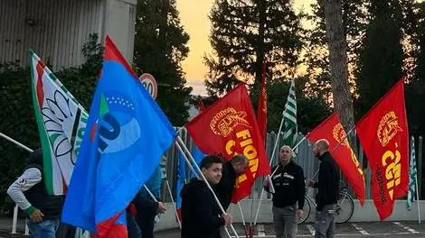 Sindacalista in presidio di fronte alla Savio