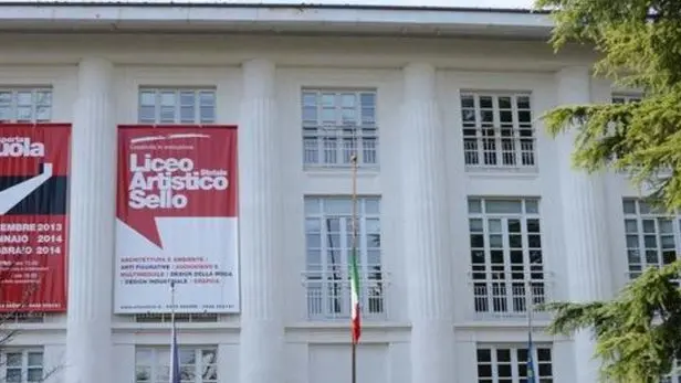 L'esterno del Sello in piazza Primo maggio