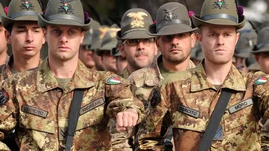 Udine 04 ottobre 2013.Piazza I Maggio. Sfilata degli Alpini..© Foto Petrussi Foto Press / Ferraro Simone