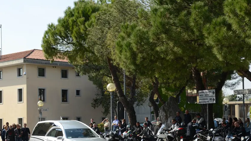 Castions 15 Aprile 2015 funerale Telefoto Copyright Petrussi Foto Press - TURCO