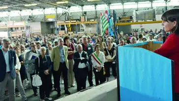Debora Serracchiani (Presidente Friuli Venezia Giulia) interviene all'assemblea aperta convocata contro la chiusura dello stabilimento Ideal Standard. [Orcenico di Zoppola (PN) 24/07/13]
