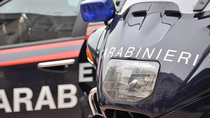 Foto moto e auto carabinieri, foto generica