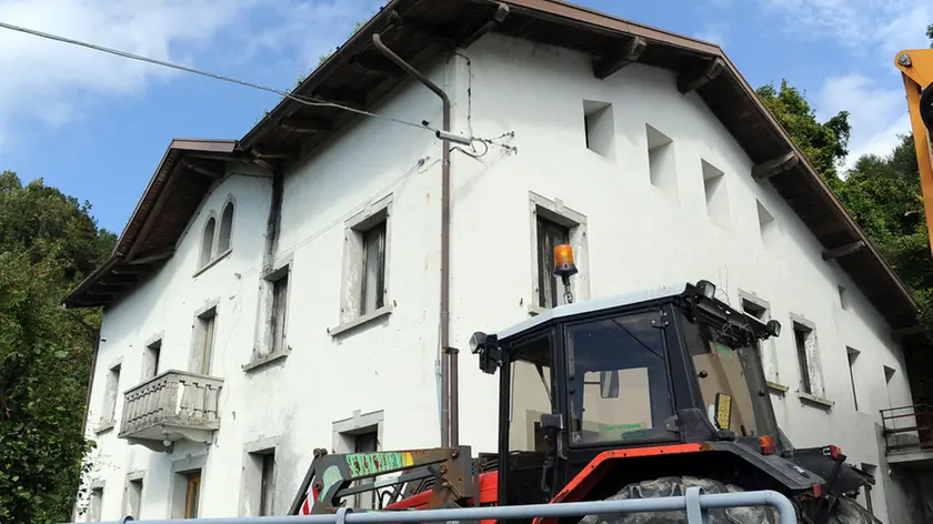 Drenchia 1 Ottobre 2015. Sindaco di Drenchia, municipio con futuro centro di aggregazione giovanile e vedute delle Valli del Natisone. © Petrussi Foto Press