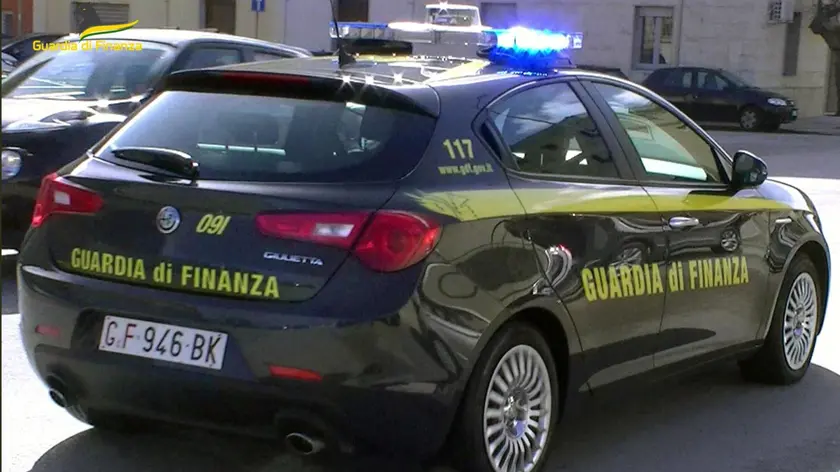 Guardia di finanza auto generica